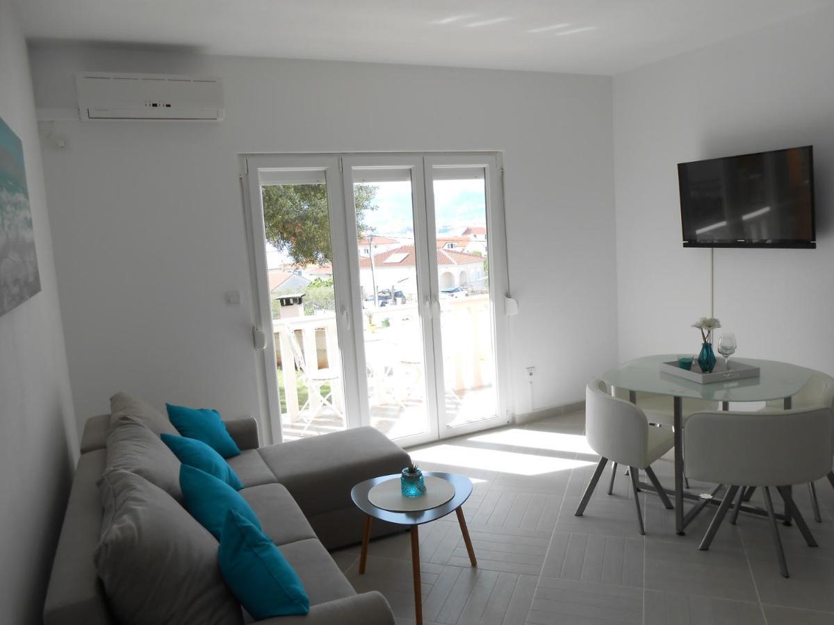 Apartments With A Parking Space Okrug Gornji, Ciovo - 13859 Trogir Exterior foto