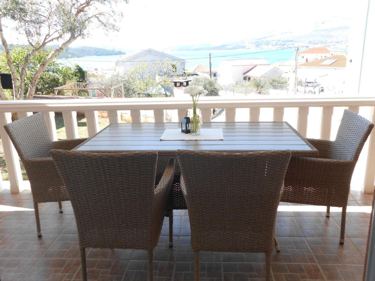 Apartments With A Parking Space Okrug Gornji, Ciovo - 13859 Trogir Exterior foto